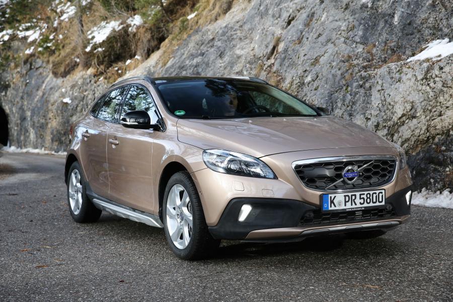  Volvo V40 T5 AWD Cross Country 2016 года  (фото 15 из 19)